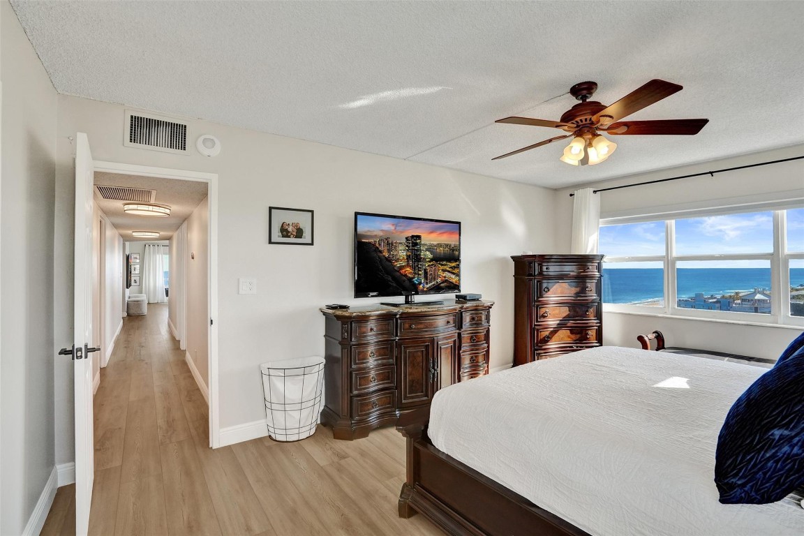 Sea Monarch - Residential