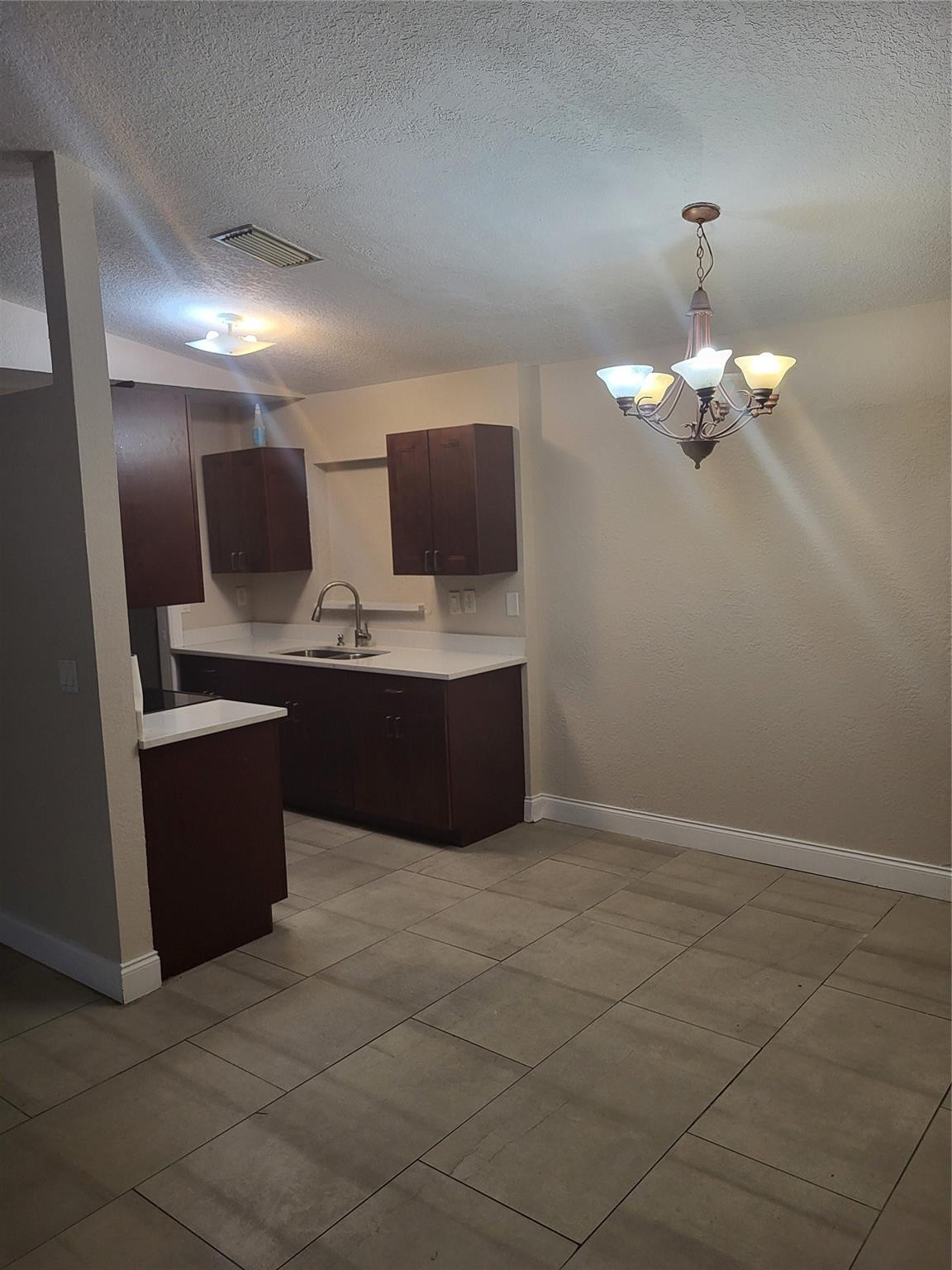 LAUDERDALE NORTH PARK SECTION 6 - Residential Lease