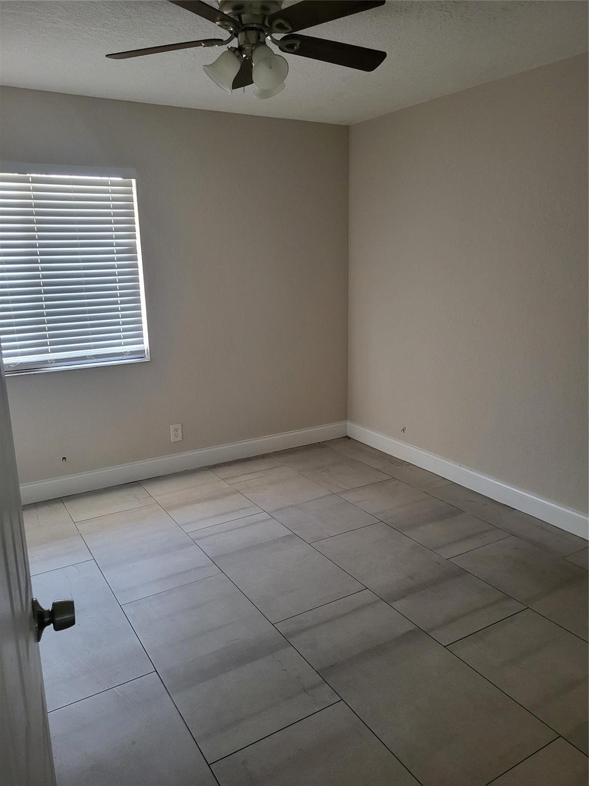 LAUDERDALE NORTH PARK SECTION 6 - Residential Lease