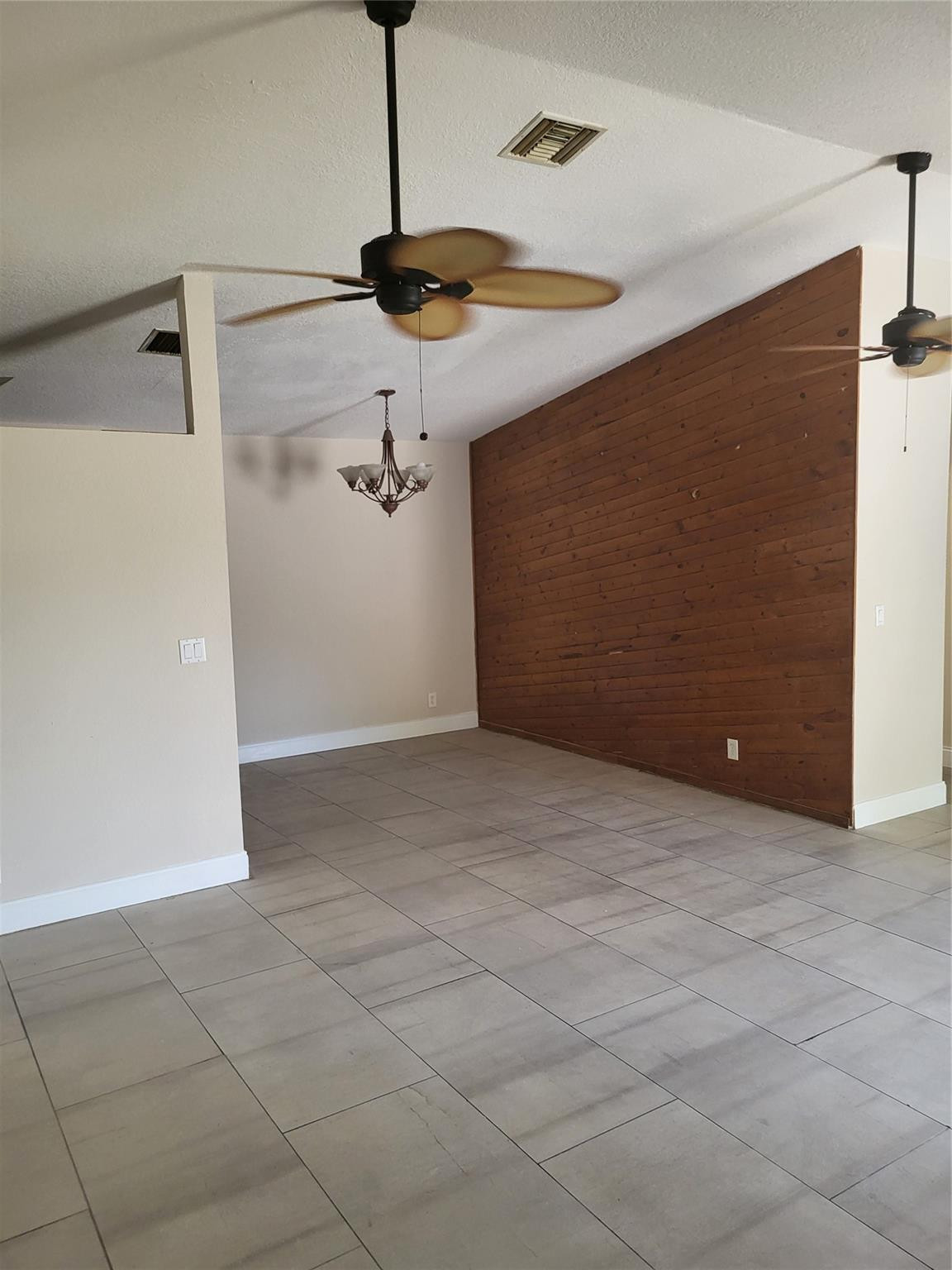 LAUDERDALE NORTH PARK SECTION 6 - Residential Lease