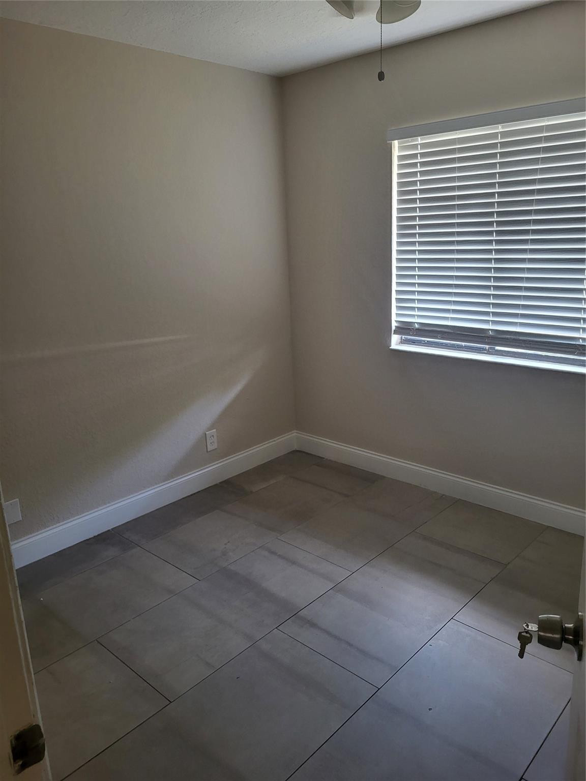LAUDERDALE NORTH PARK SECTION 6 - Residential Lease