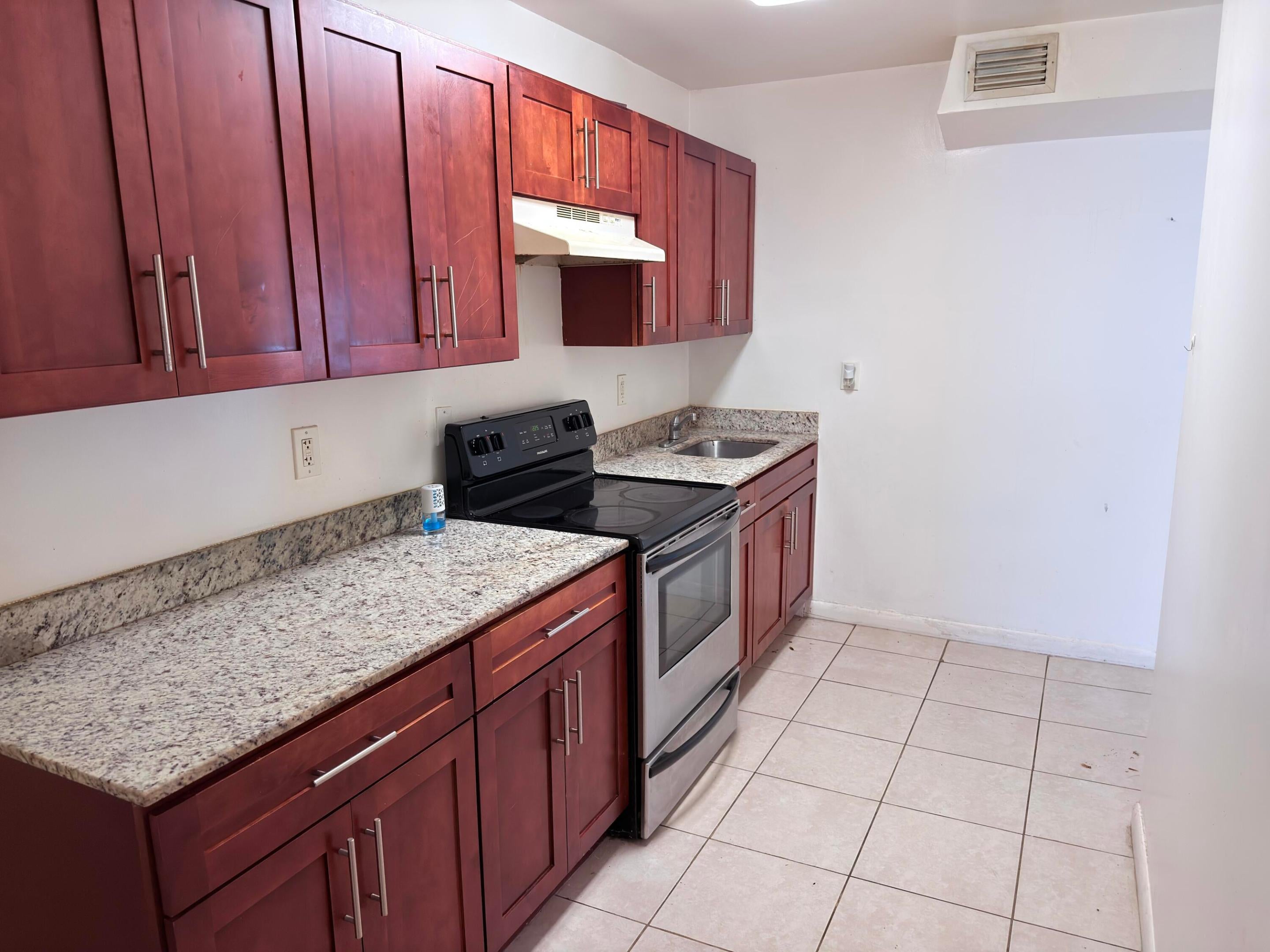 635 NW 22ND Road