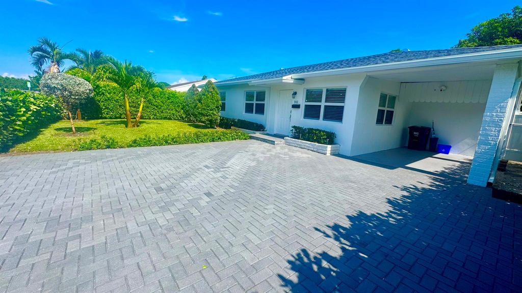 Photo of 942 Macy Street, West Palm Beach, FL 33405 (MLS # R11105908)