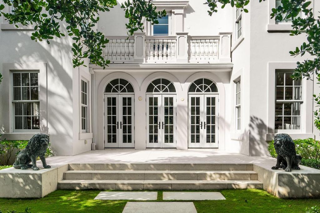 Photo of 142 S County Road, Palm Beach, FL 33480 (MLS # R11132902)