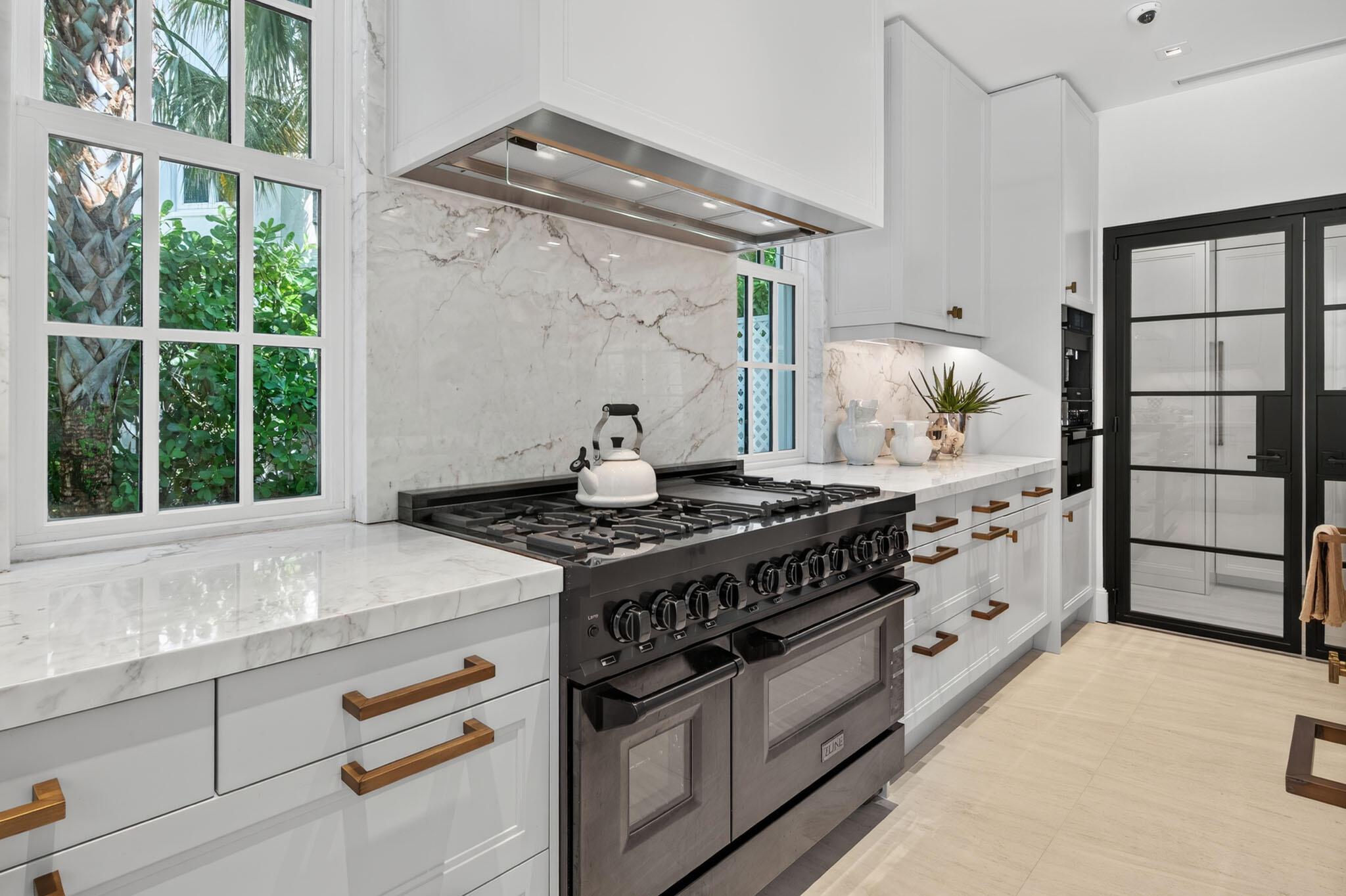 PRIMAVERA ESTATES (MIDDLE - Residential Lease