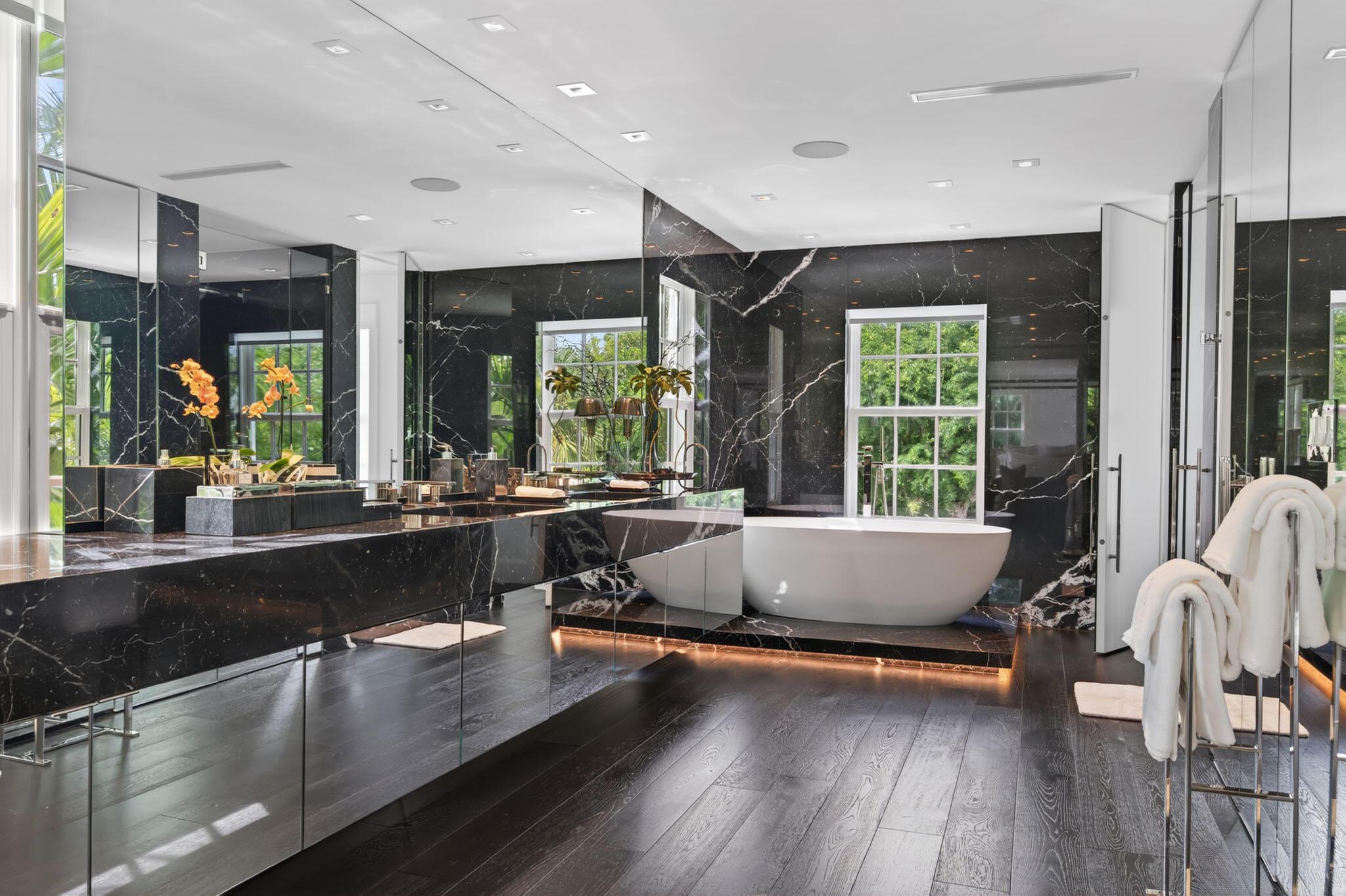 PRIMAVERA ESTATES (MIDDLE - Residential Lease