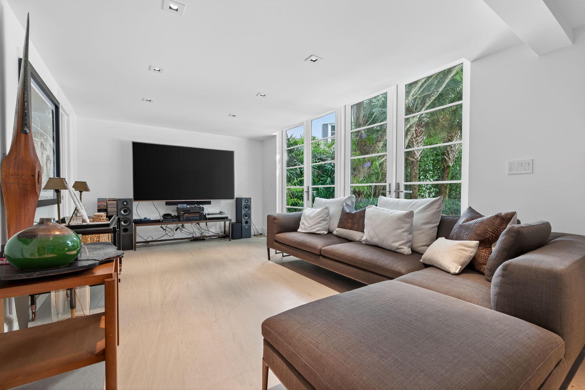 PRIMAVERA ESTATES (MIDDLE - Residential Lease