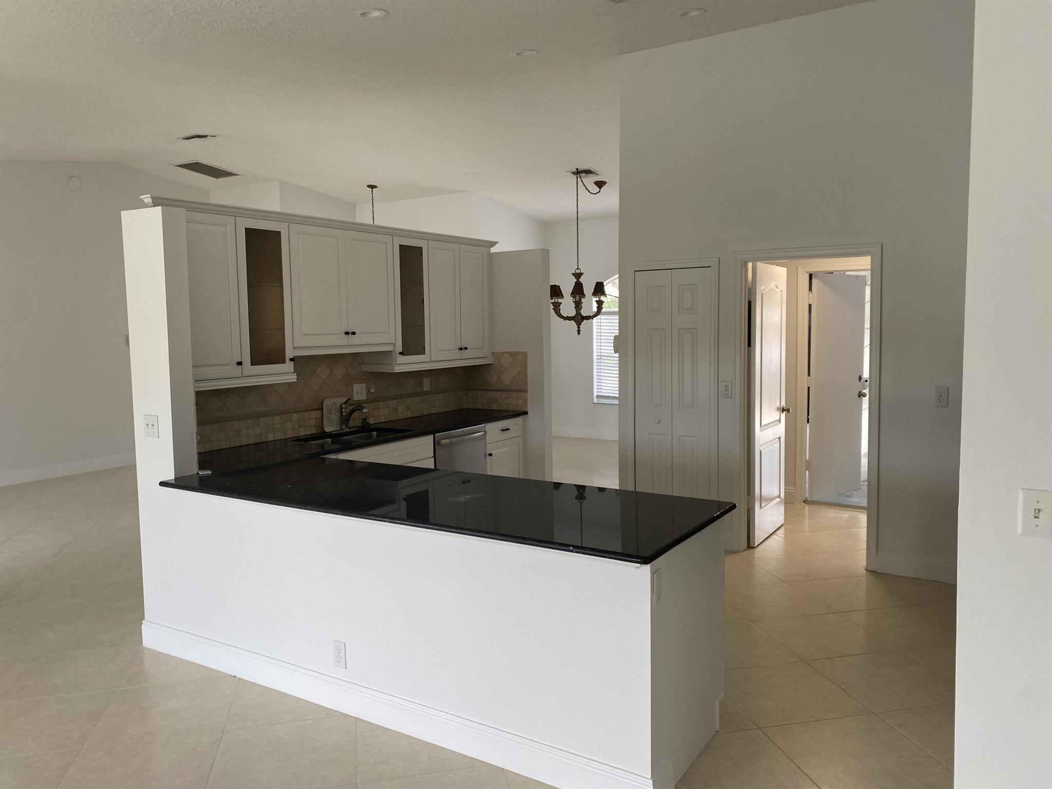 CYPRESS CREEK COUNTRY CLUB SW QUAD - Residential Lease