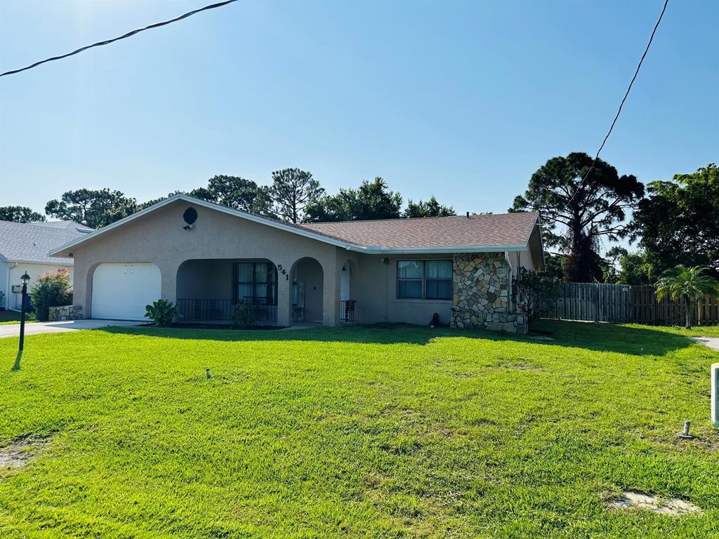Photo of 541 SE Fallon Drive, Port Saint Lucie, FL 34983 (MLS # R10985721)