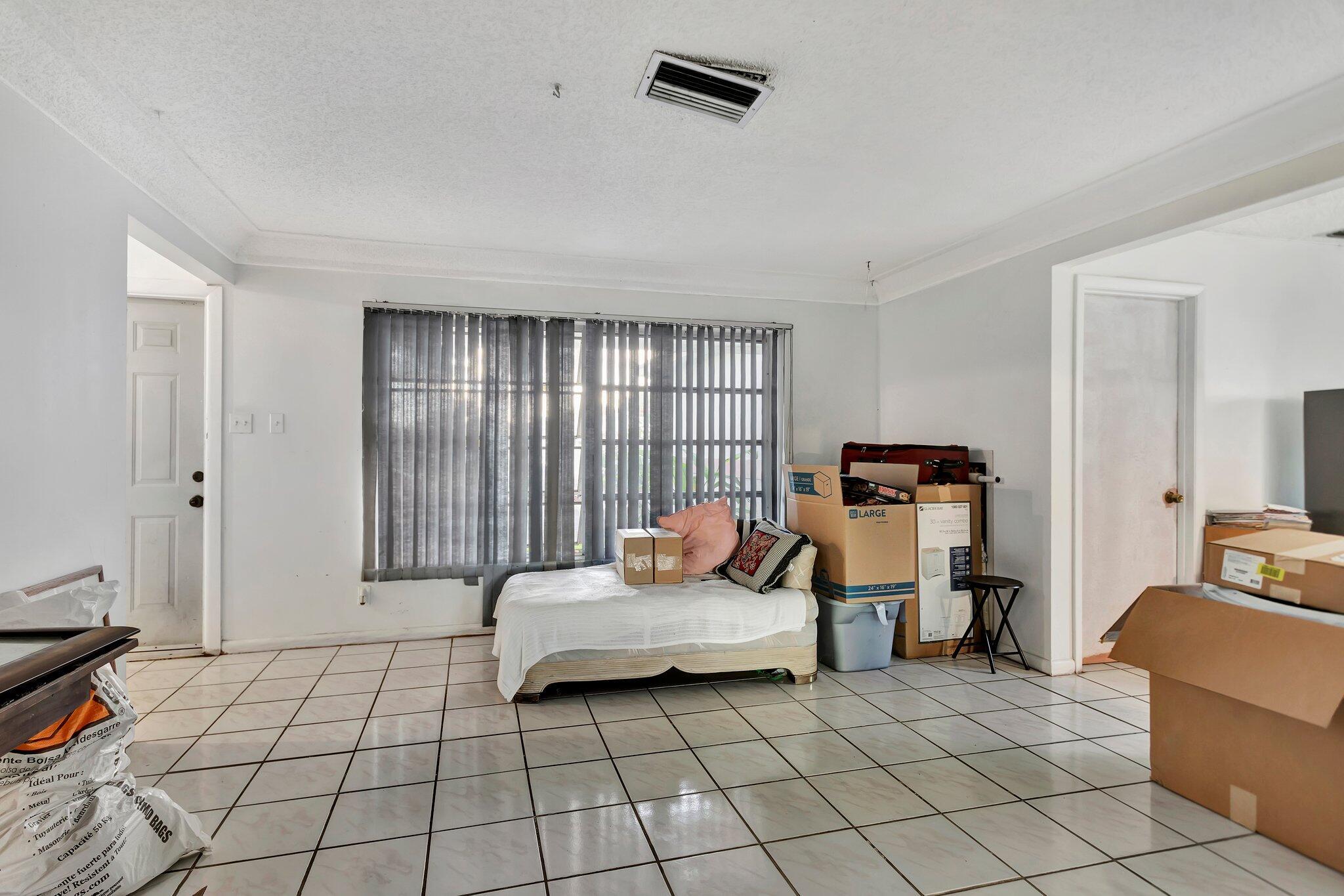 ORIOLE-MARGATE SEC 4 - Residential