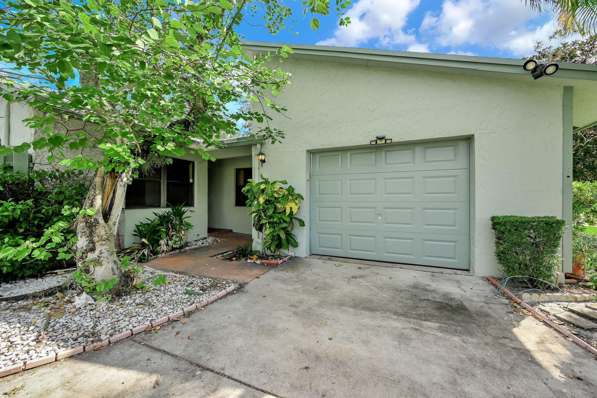 866 NW 25th Avenue