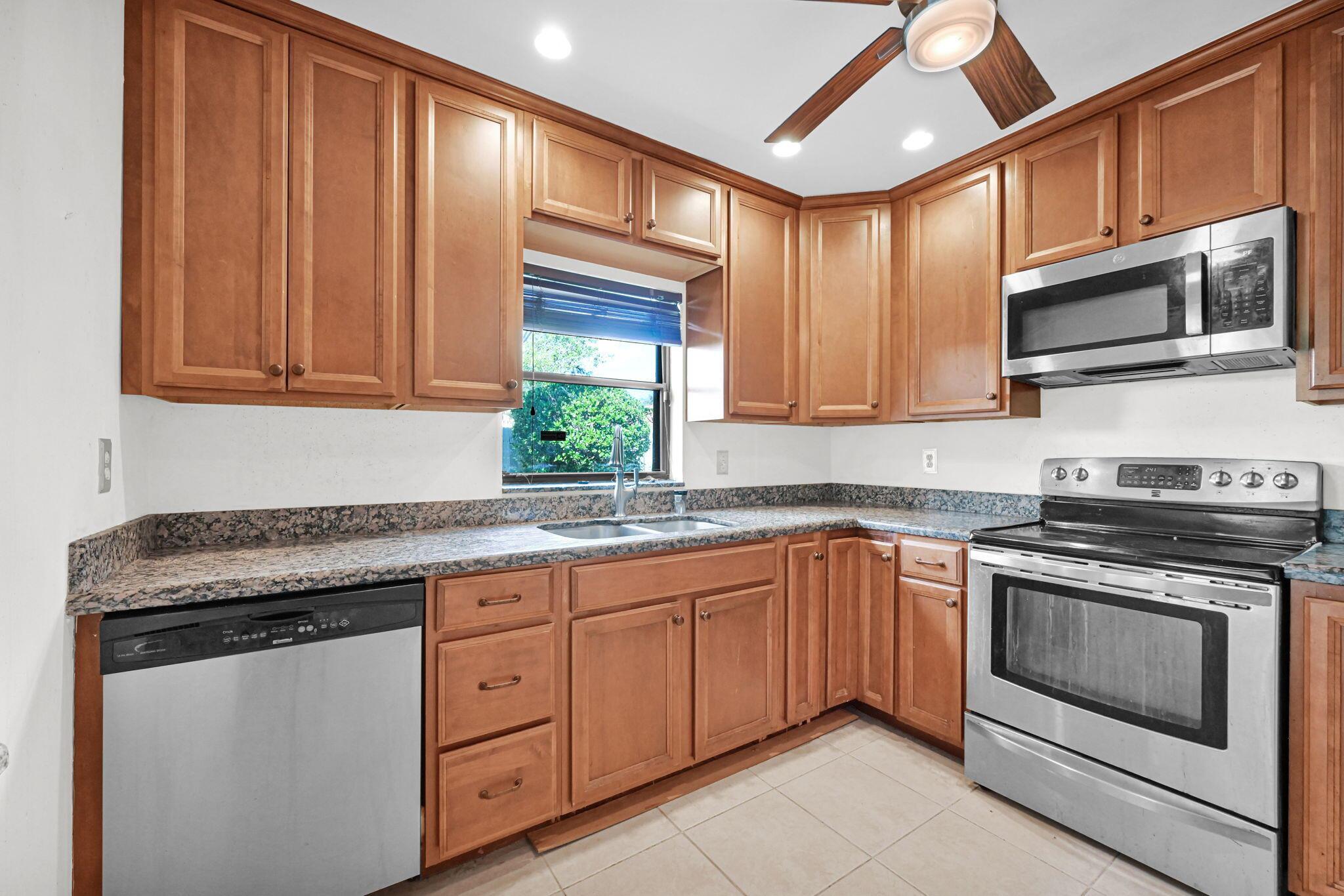 866 NW 25th Avenue