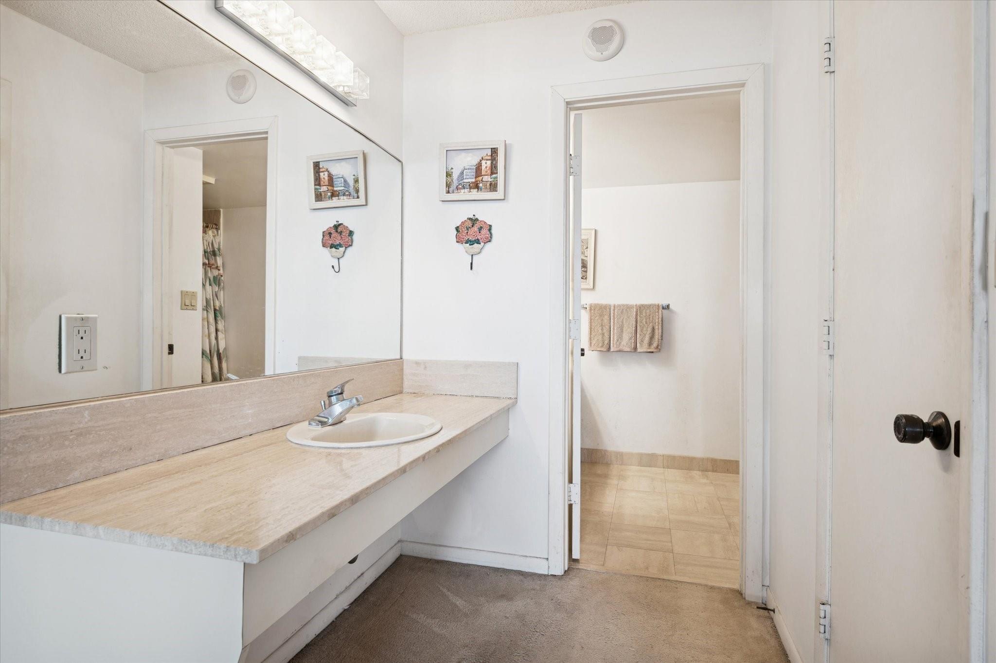 Summit Condo - Residential