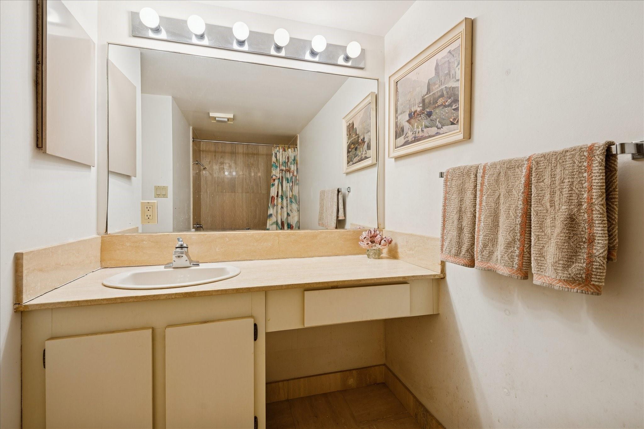 Summit Condo - Residential