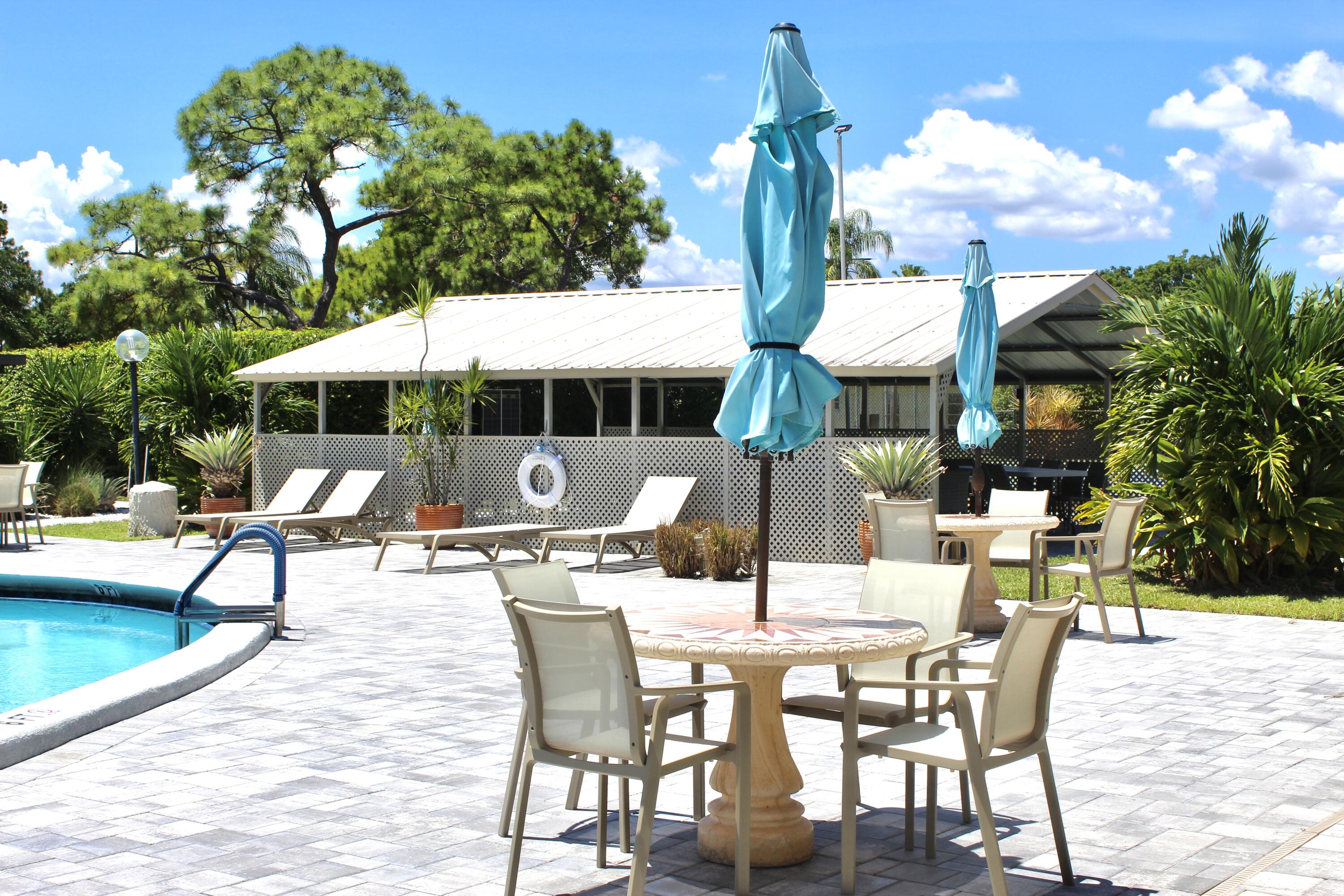 HIGH POINT OF DELRAY WEST CONDO SEC 3 - Residential