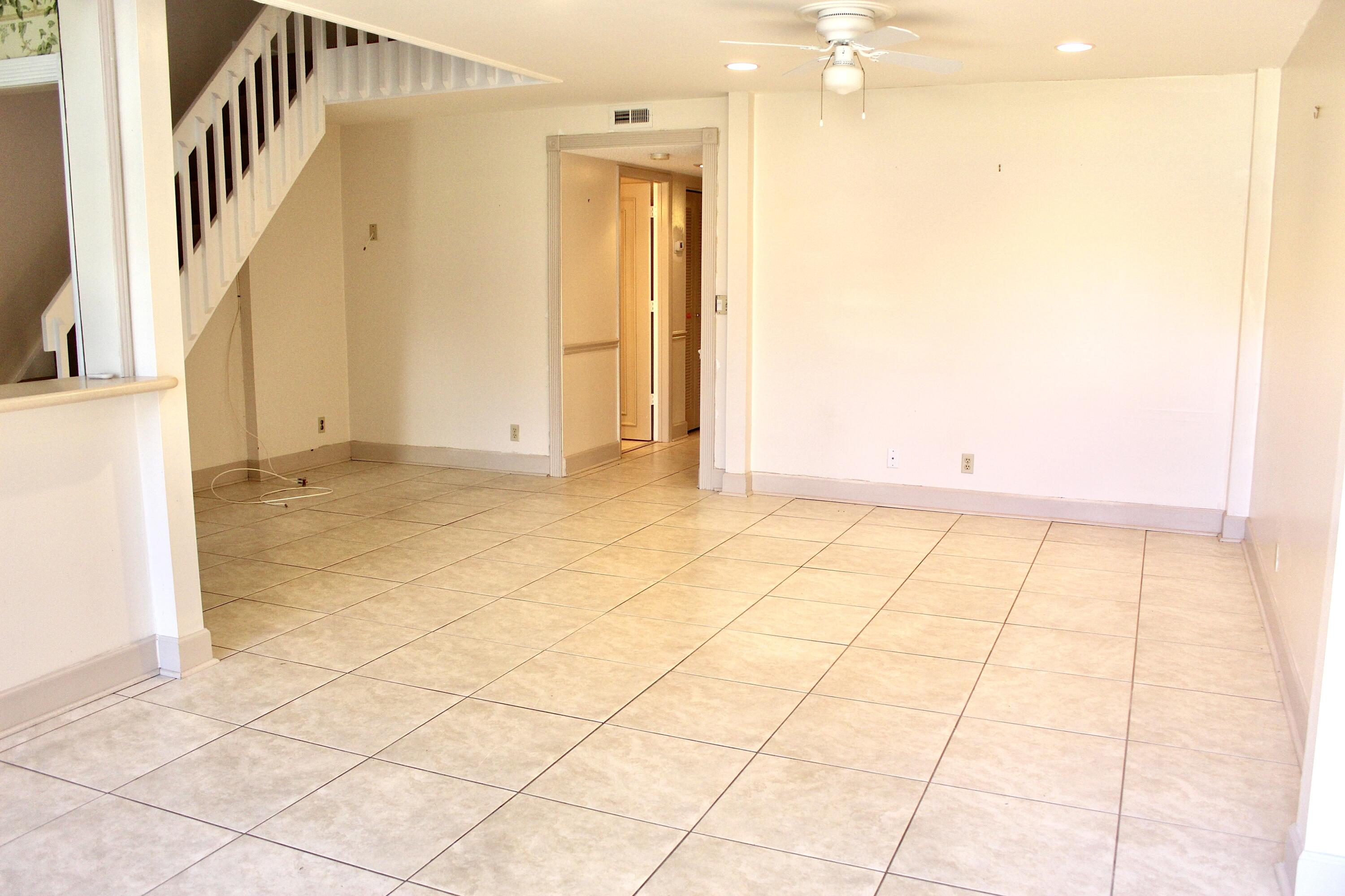 HIGH POINT OF DELRAY WEST CONDO SEC 3 - Residential