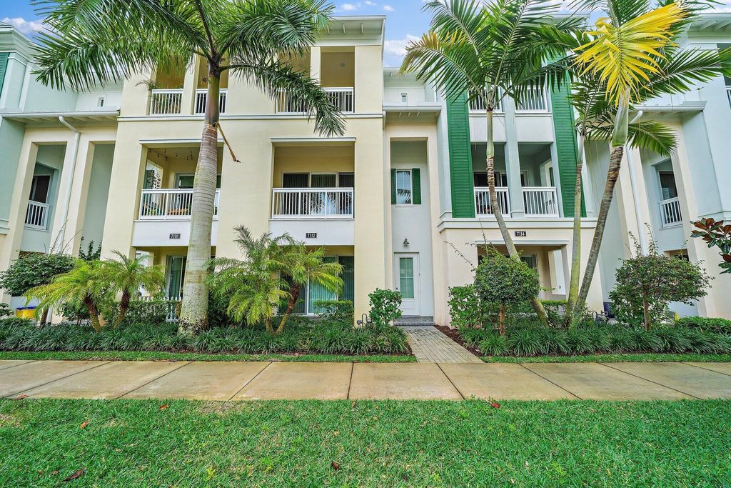 Photo of 7112 Edison Place, Palm Beach Gardens, FL 33418 (MLS # B26023347)