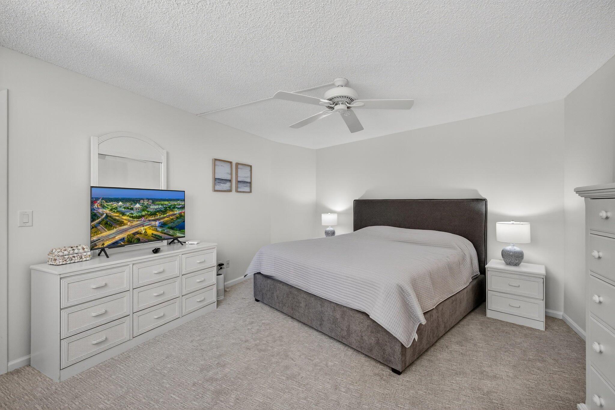 PHOENIX TOWERS CONDO - Residential Lease