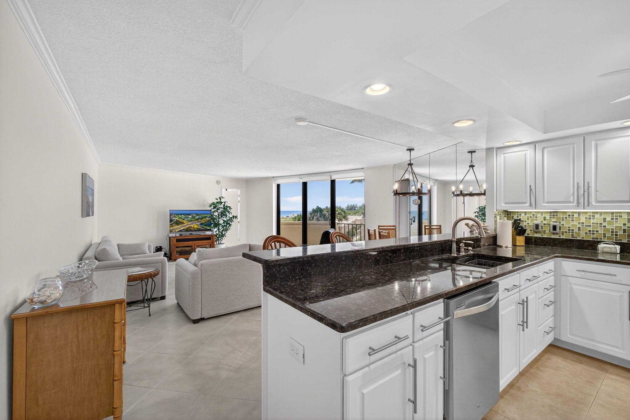 PHOENIX TOWERS CONDO - Residential Lease