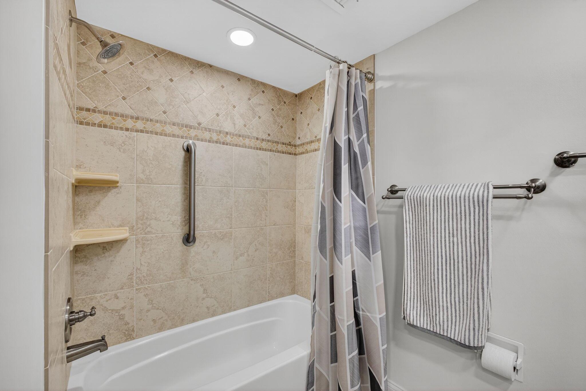 PHOENIX TOWERS CONDO - Residential Lease