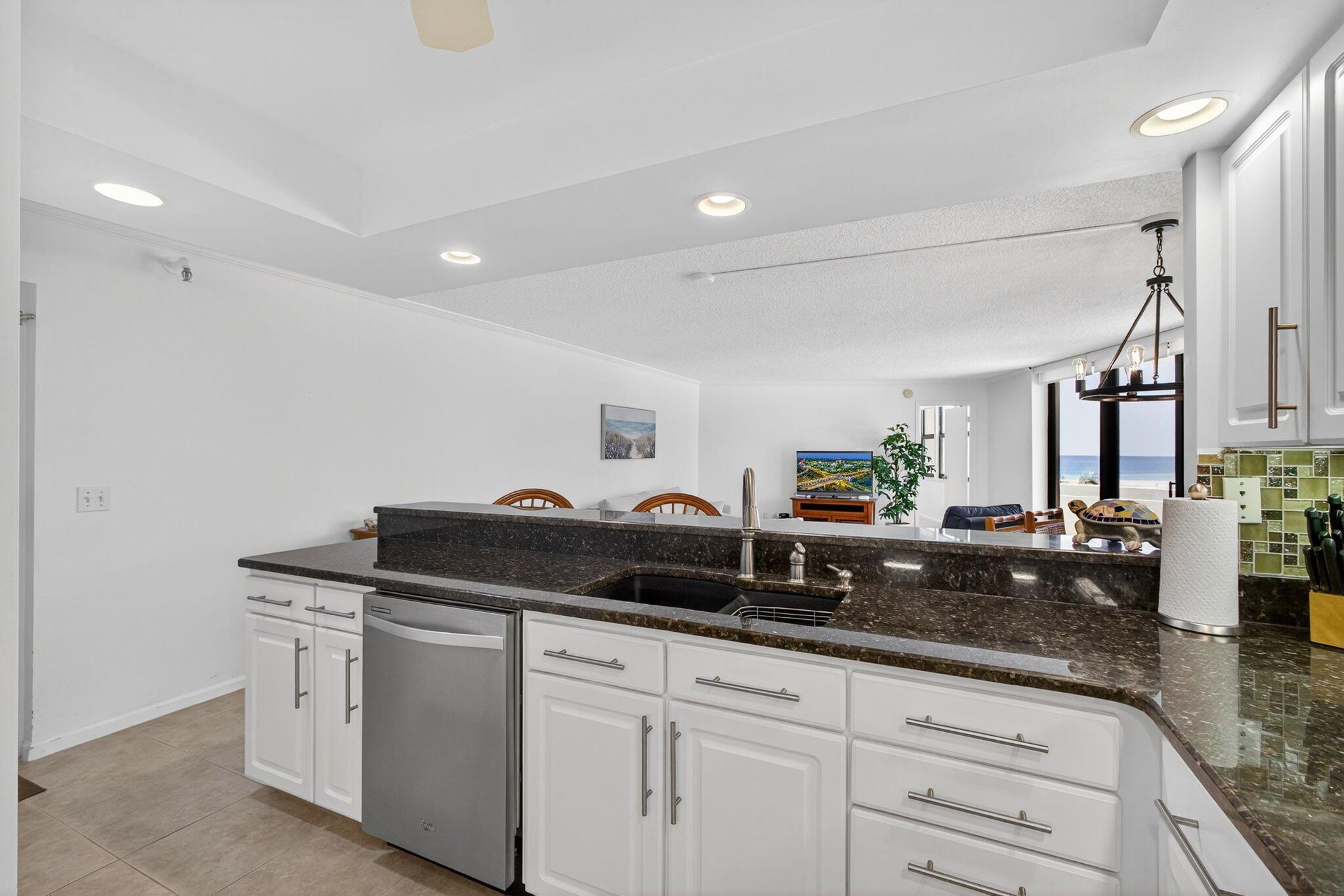 PHOENIX TOWERS CONDO - Residential Lease