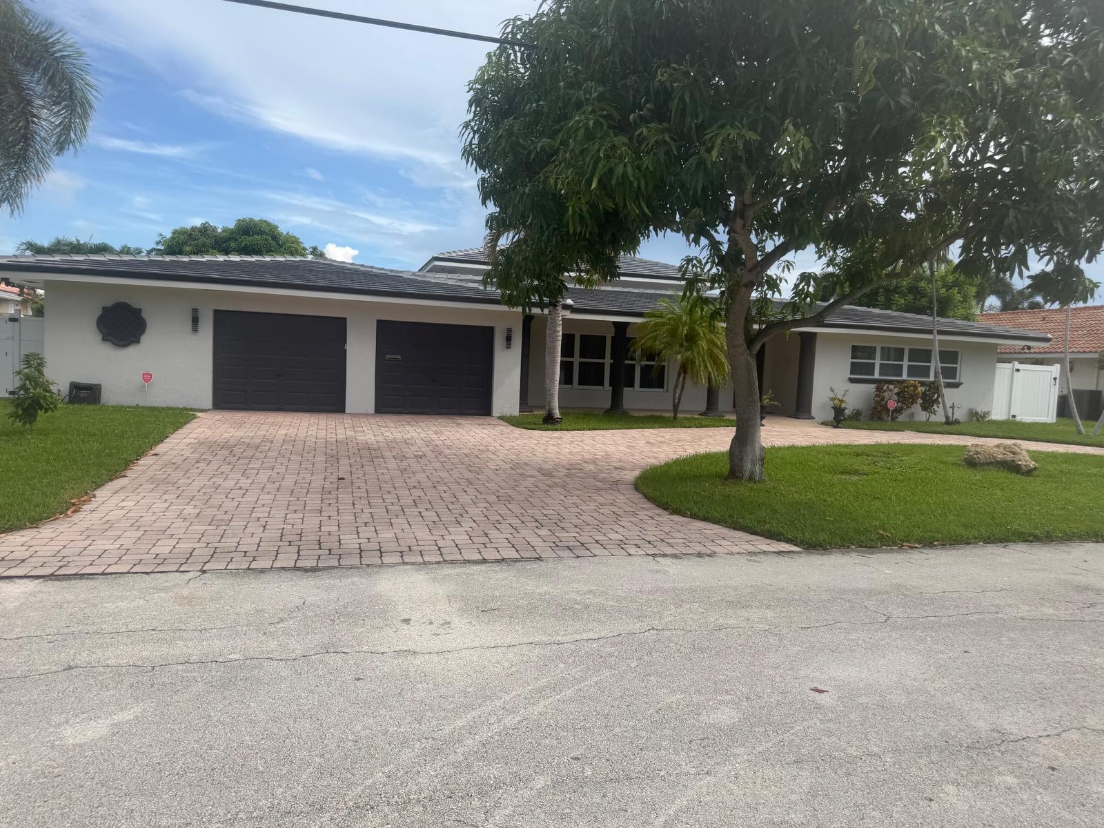 2121 NE 29TH Street