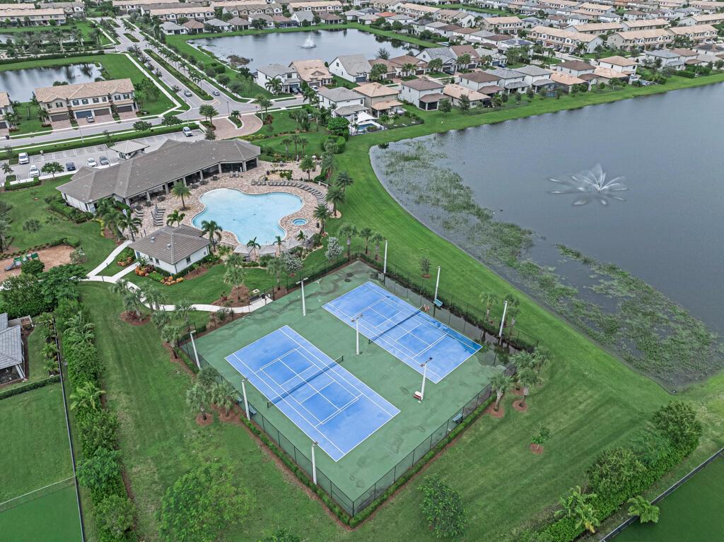 FIELDS AT GULFSTREAM POLO - Residential