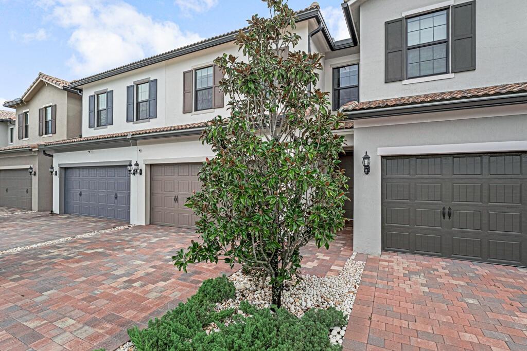 FIELDS AT GULFSTREAM POLO - Residential