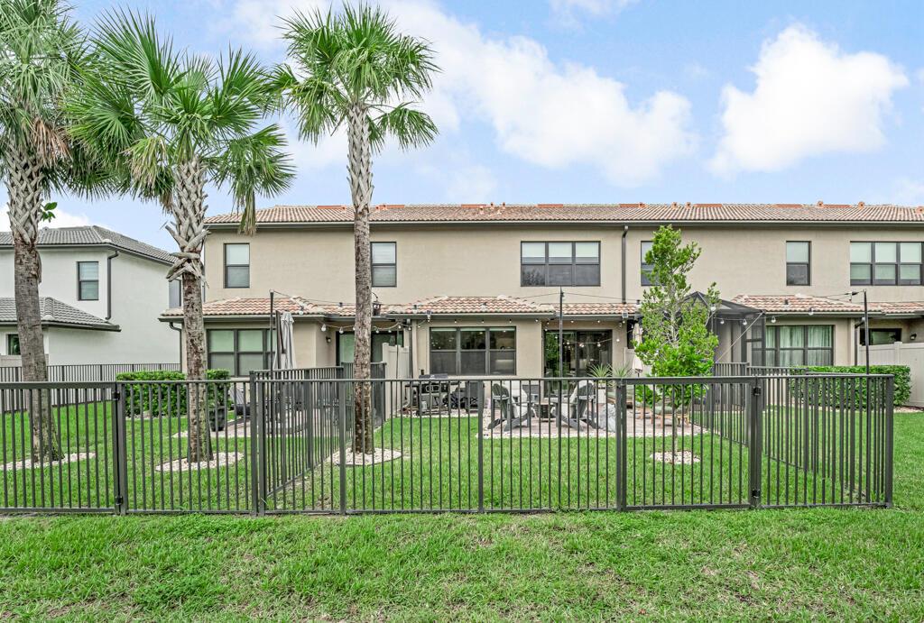 FIELDS AT GULFSTREAM POLO - Residential