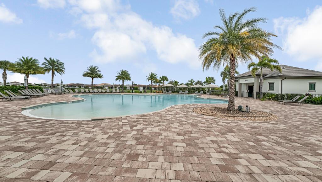 FIELDS AT GULFSTREAM POLO - Residential