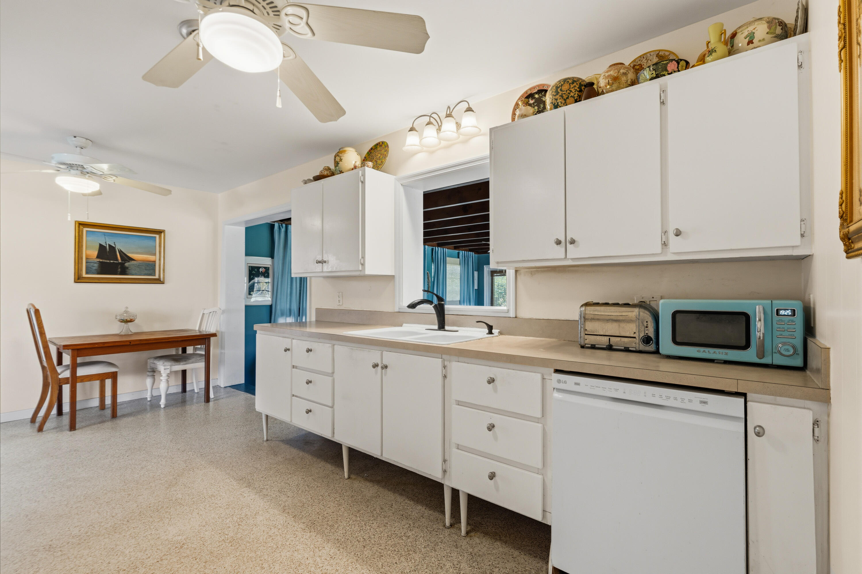 ARCH HEIGHTS - Residential
