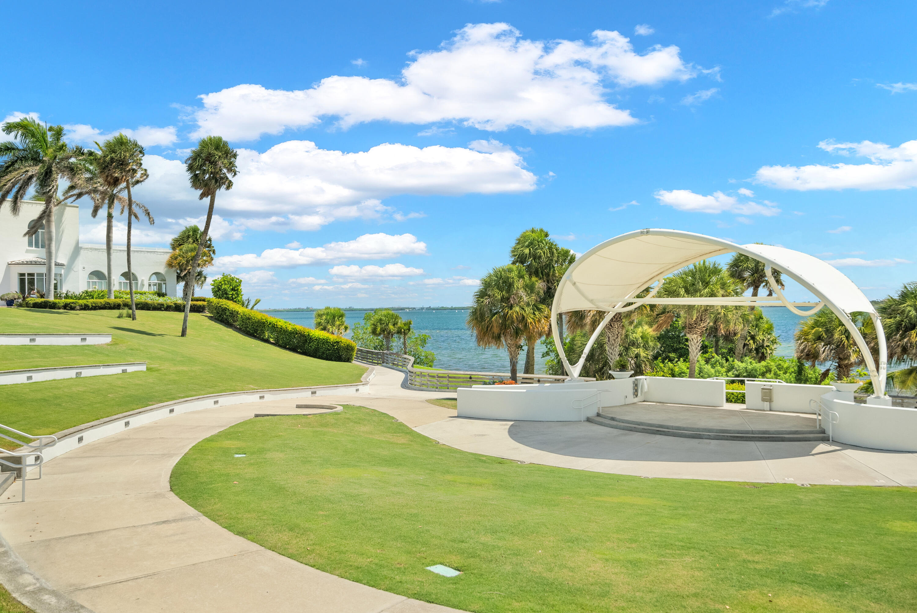 ARCH HEIGHTS - Residential