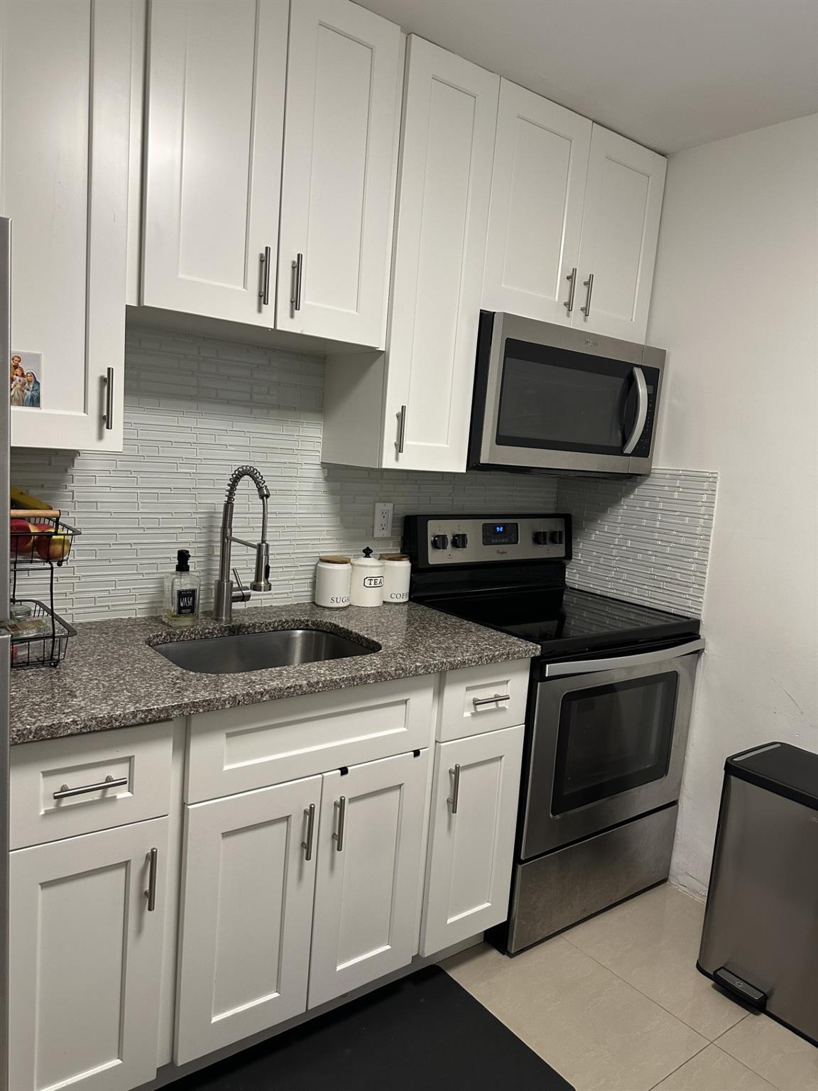 Cresthaven 2 34-49 B - Residential Lease