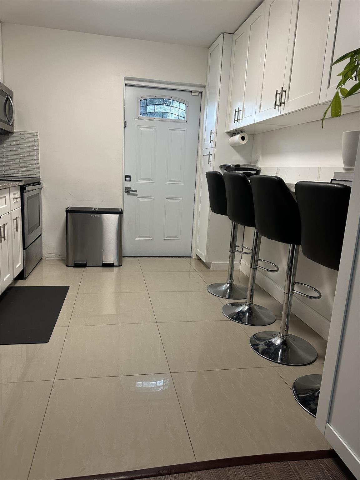 Cresthaven 2 34-49 B - Residential Lease