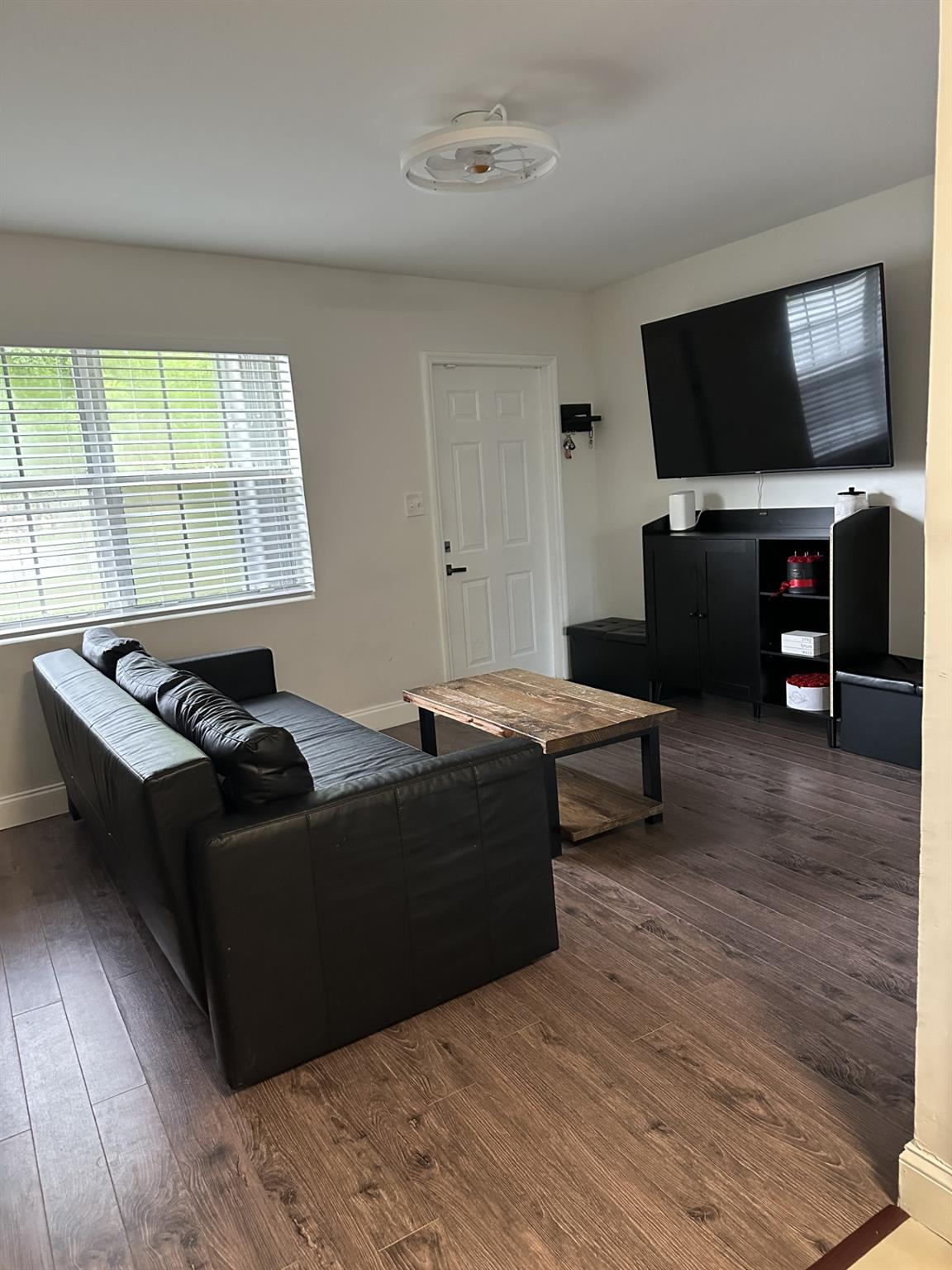 Cresthaven 2 34-49 B - Residential Lease