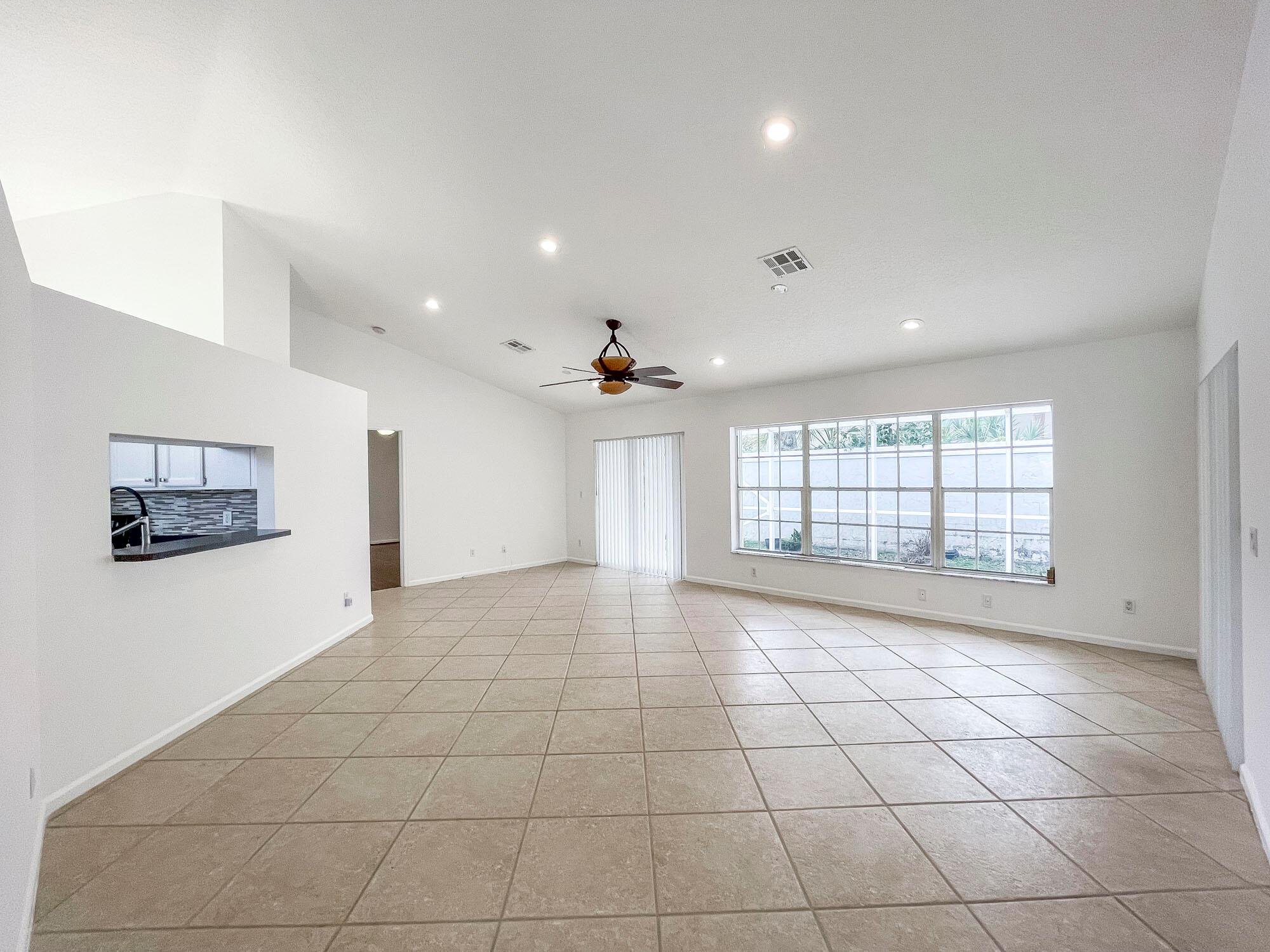252 Moccasin Trail W