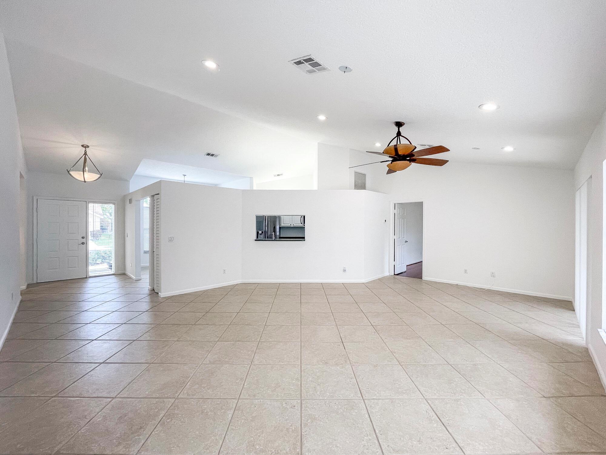 252 Moccasin Trail W