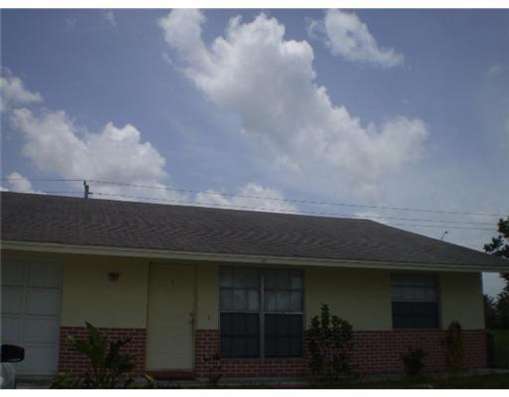 Photo of 1 SE Mead Place, Stuart, FL 34997 (MLS # R10921053)