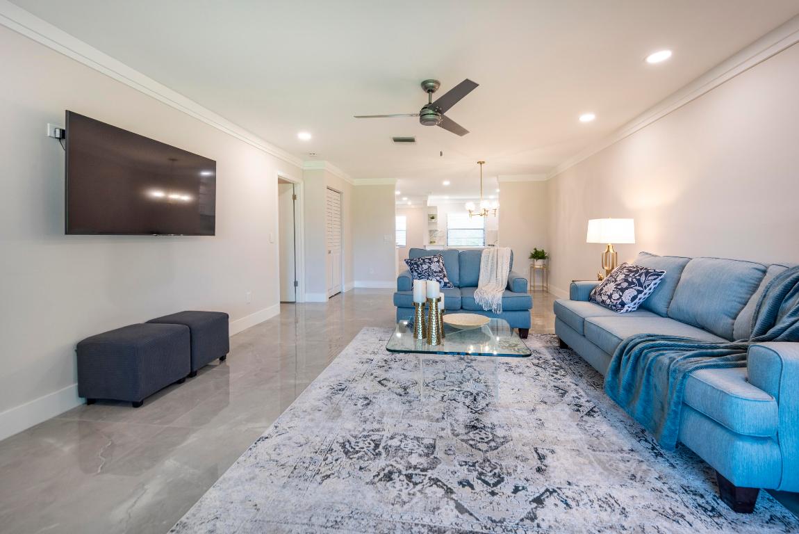 GREENS OF BOCA LAGO CONDO - Residential