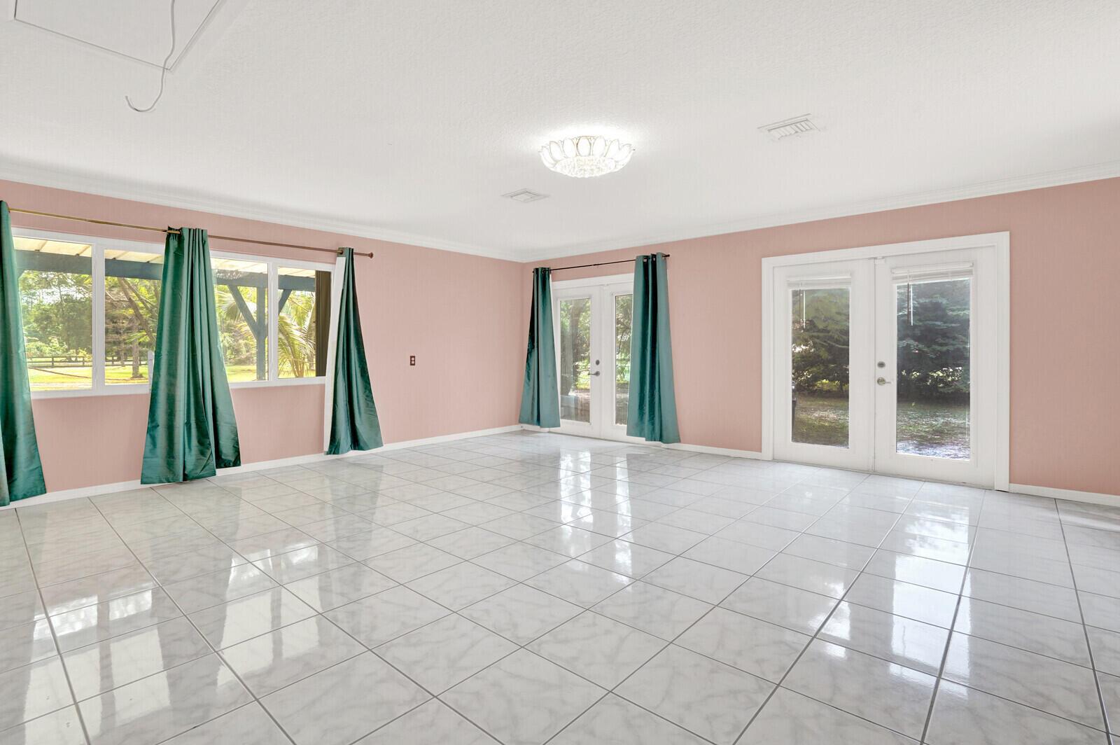 LOXAHATCHEE GROVES - Residential