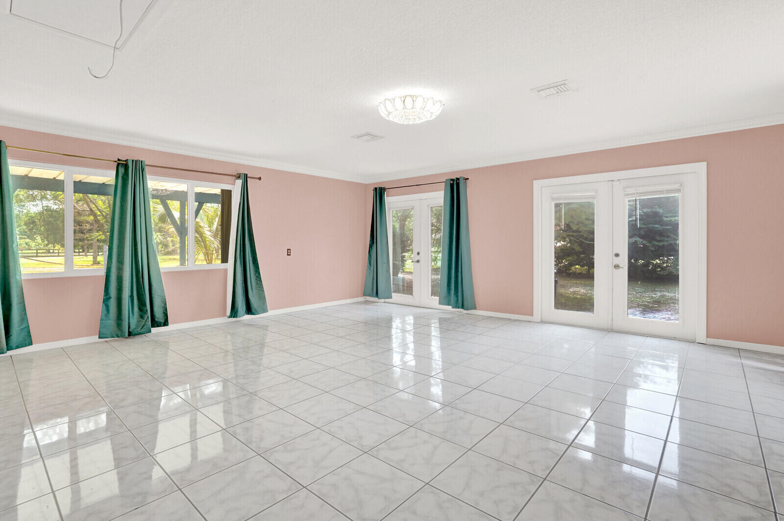 LOXAHATCHEE GROVES - Residential