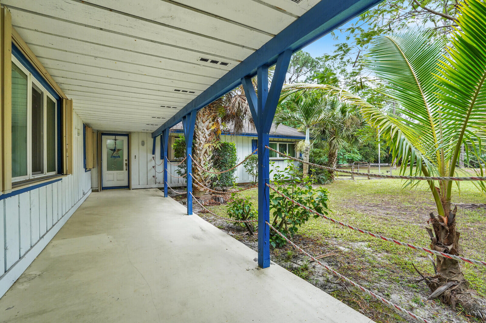 LOXAHATCHEE GROVES - Residential