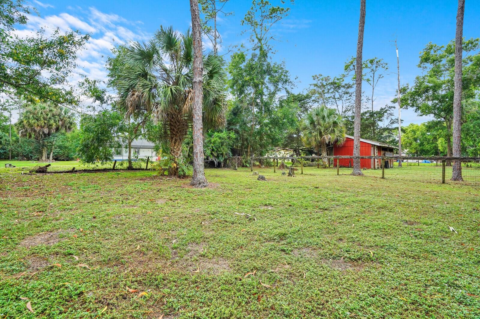 LOXAHATCHEE GROVES - Residential