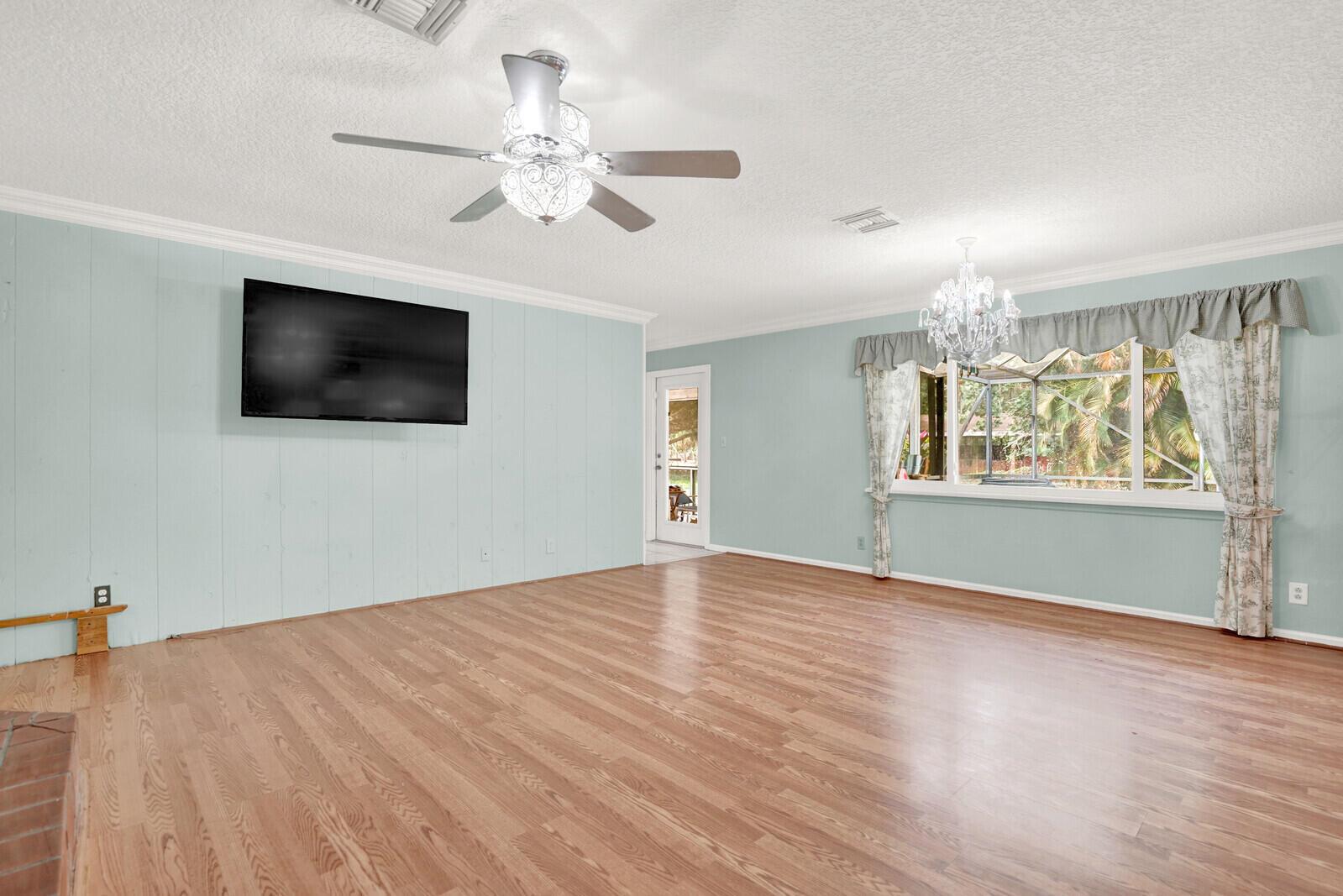 LOXAHATCHEE GROVES - Residential