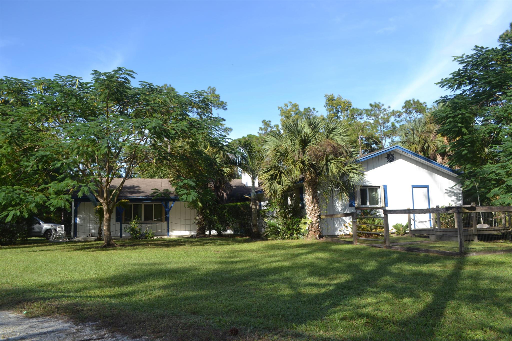 LOXAHATCHEE GROVES - Residential