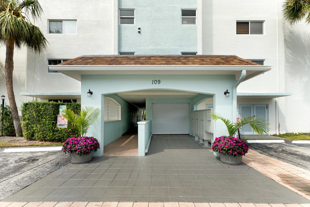 Photo of 109 Paradise Harbour Boulevard #204, North Palm Beach, FL 33408 (MLS # R10967068)