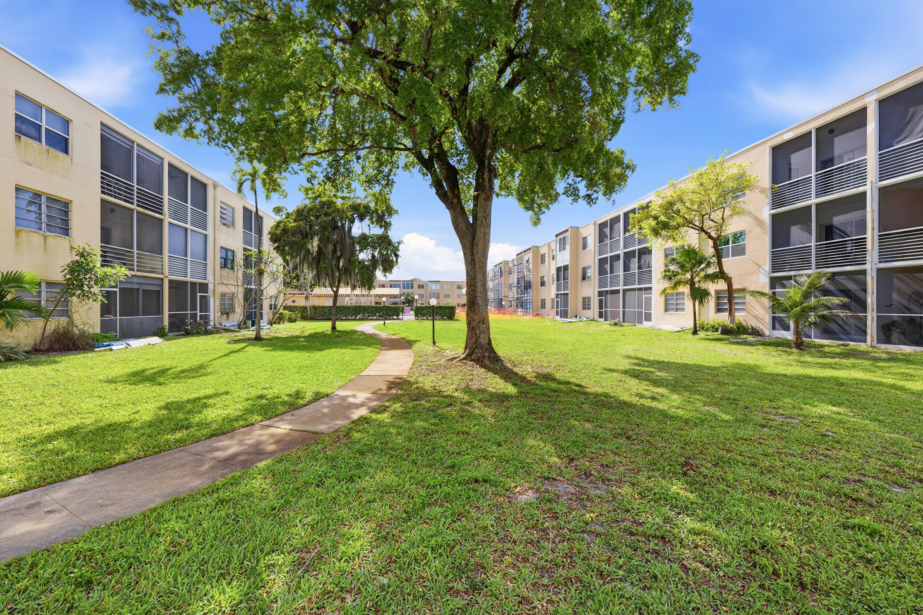 ASHBURY HOUSE - Residential