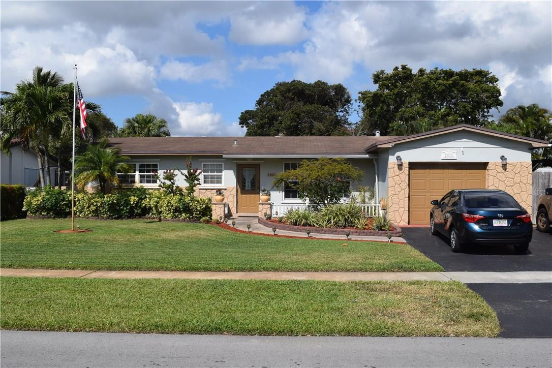 PASADENA LAKES - Residential