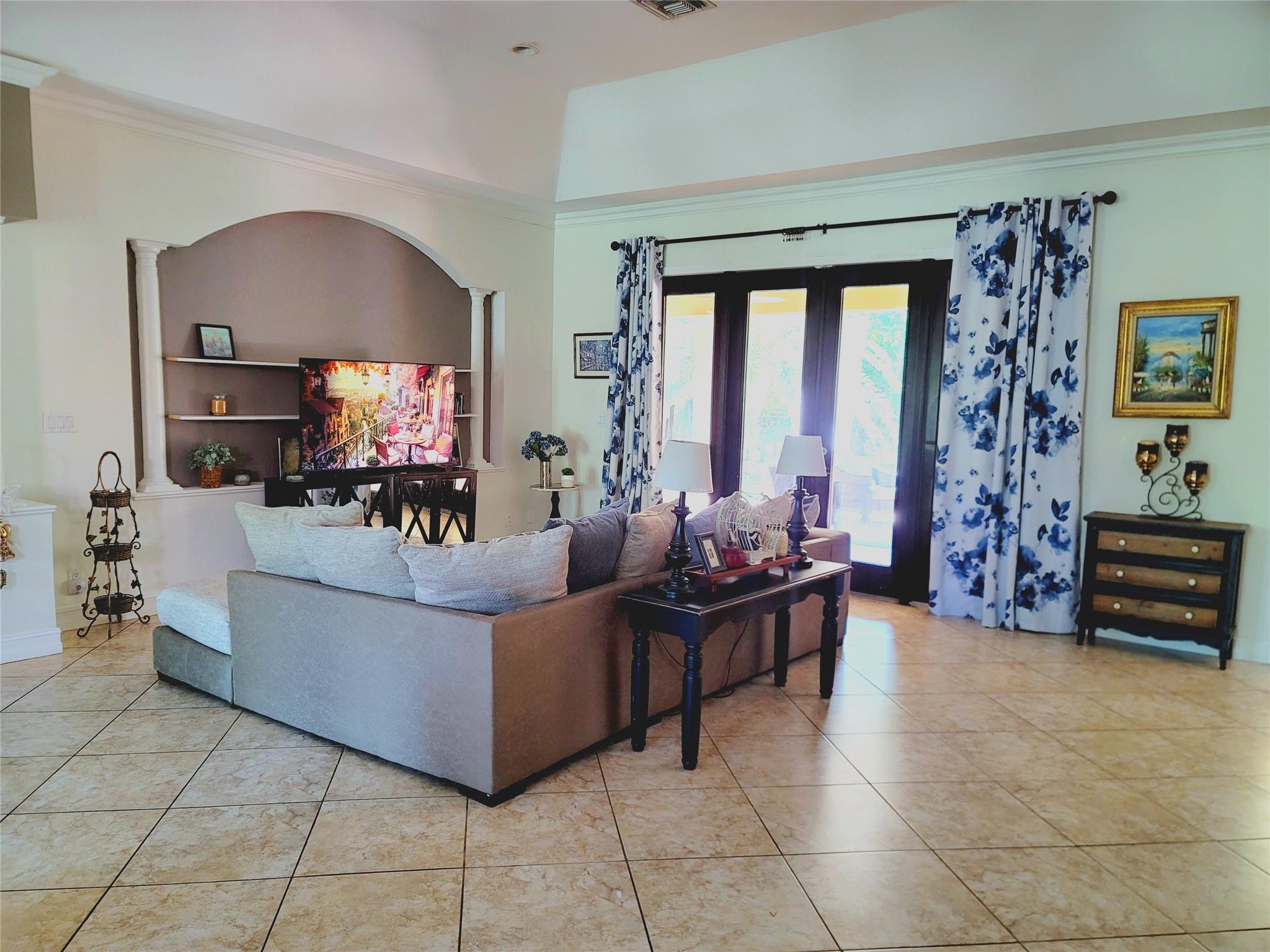 Acreage & Unrec - Residential