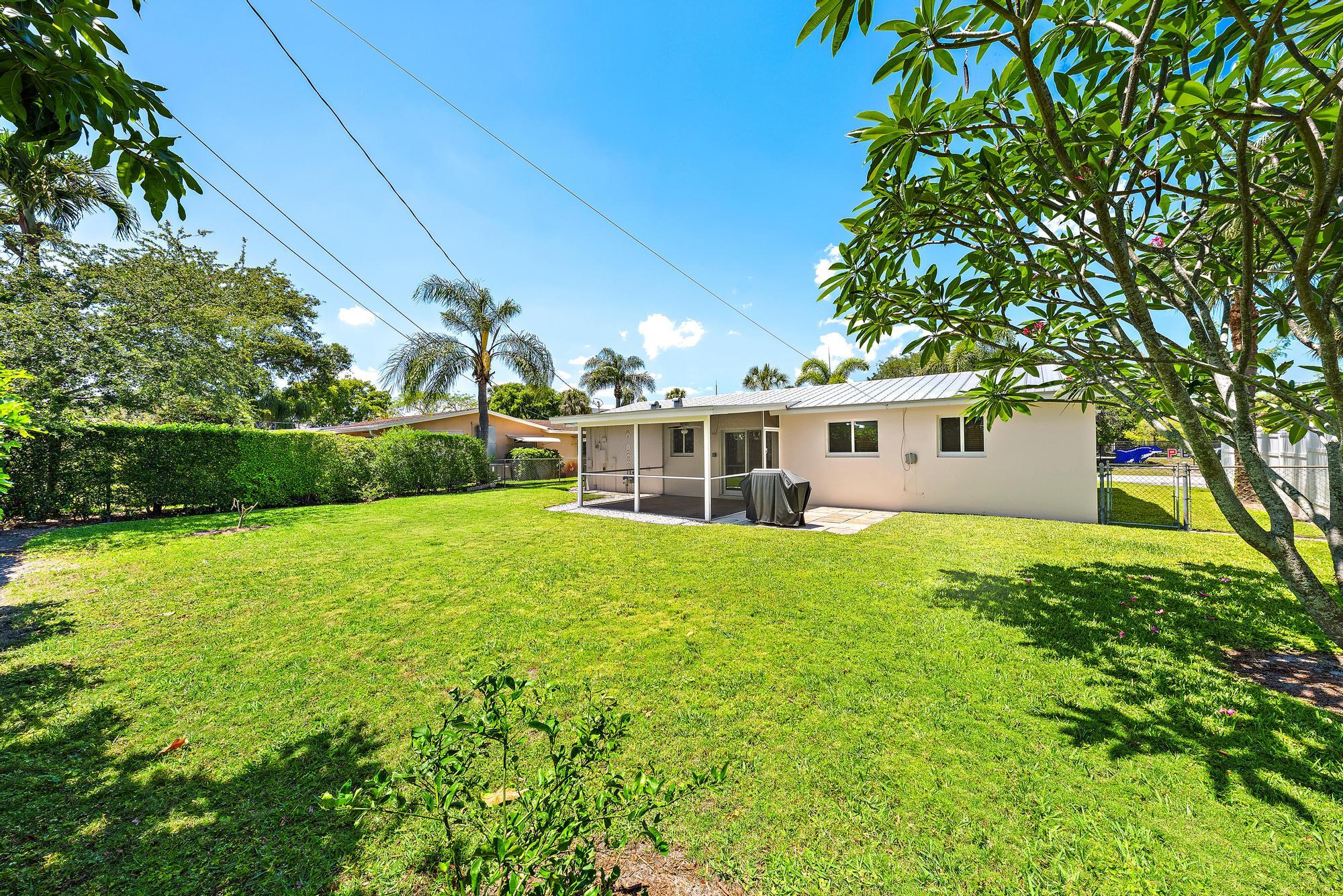 PALM BEACH GARDENS ESTATES - Residential Lease